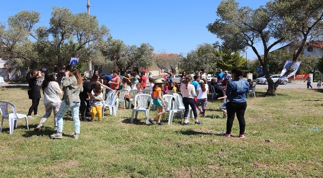 Çocuklar Uçurtma Uçurmanın Keyfini Yaşadı