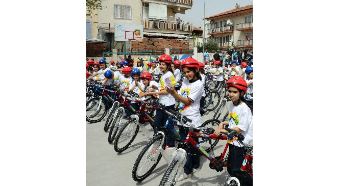 Merkezefendi Belediyesi'nden Öğrencilere Bisiklet