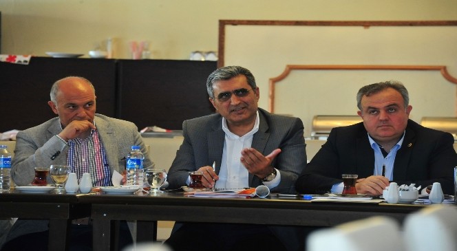 Milletvekilleri İl Müdürleriyle Bir Araya Gelmeye Devam Ediyor