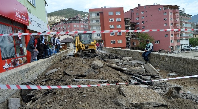 Tarihi Torul Köprüsünde Restorasyon Başladı