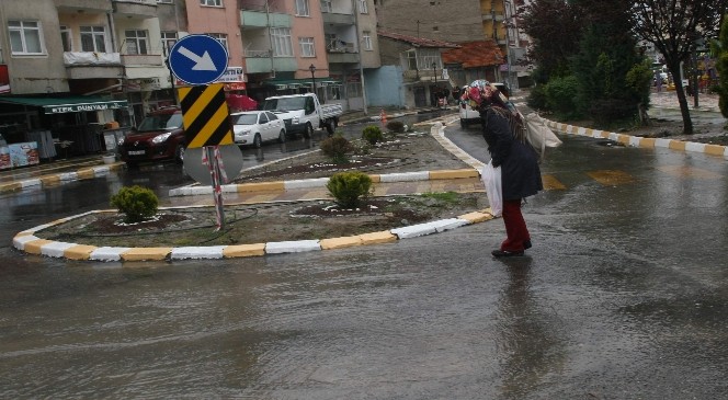 Yozgat&#039;ta Yağmur Sevindirdi