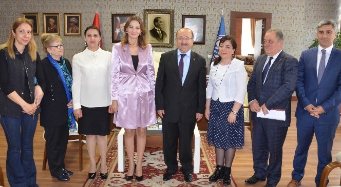 Azeri Milletvekili Paşayeva&#039;dan Başkan Gümrükçüoğlu&#039;na Ziyaret