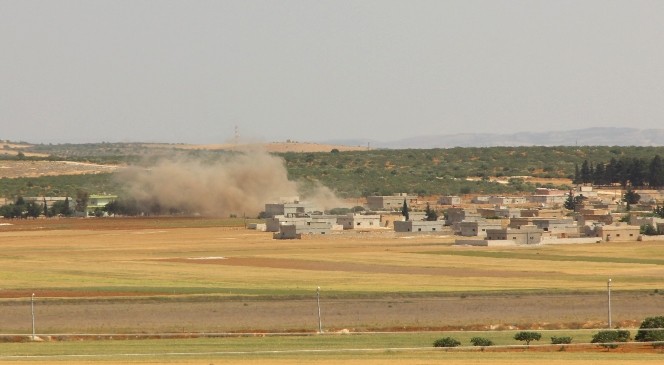 Suriye Sınırında Daeş&#039;e Ait Hedefler Obüslerle Vuruldu