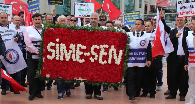 Sime-Sen Taksim’e çelenk bıraktı