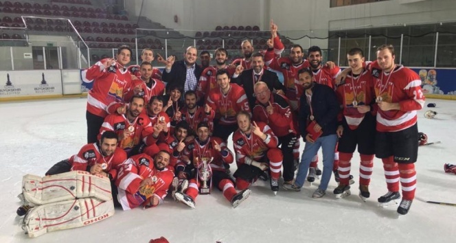 Buz hokeyinde şampiyon Zeytinburnu Belediyesi