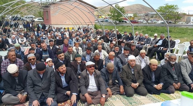 Yozgat Ve Yerköy'de Çiftçiler Yağmur Duasına Çıktı