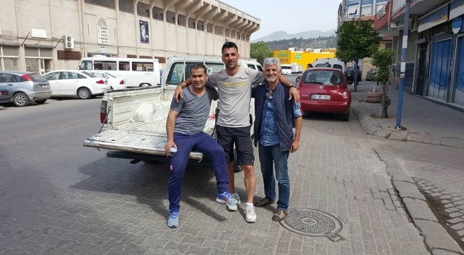 Adnan Menderes Stadı Boşaltılıyor