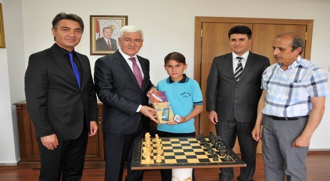 Türkiye Birincisinden Vali Koca'ya Ziyaret