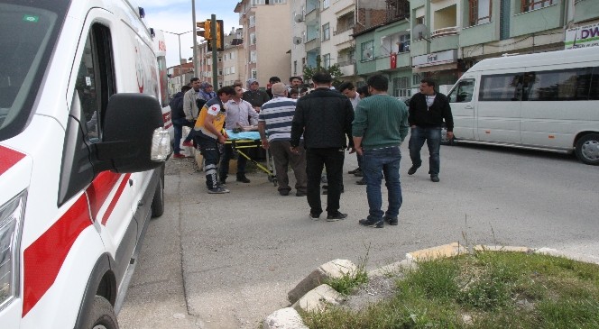 Tosya&#039;da Otomobilin Çaprtığı Yaşlı Kadın Yaralandı