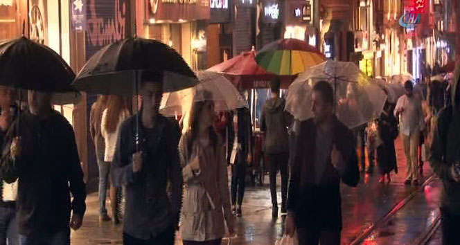 İstanbul’da beklenen yağmur başladı