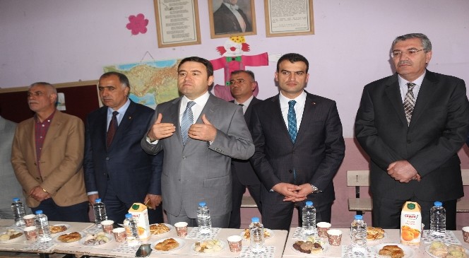 Vali Işın: "Türk Neye Sahip İse Kürt De Sahip Zaza Da Sahip Ayırım Yok"