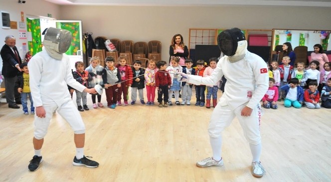 Spor Şenlikleri'nde Eskrim Rüzgarı Esti