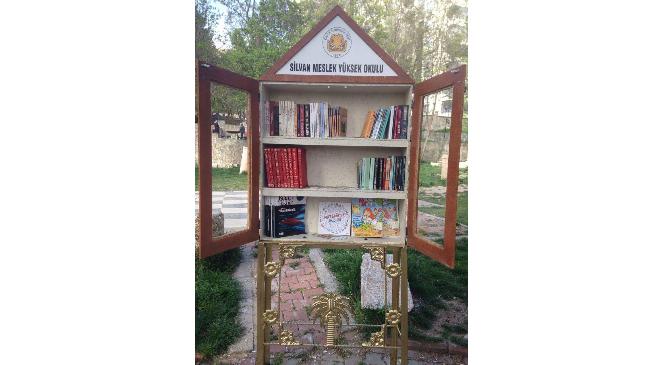 Silvan'da Parklara Kütüphane Yapılıyor