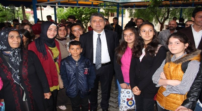 Kırıkhan Belediyesi Öğrencileri Çanakkale&#039;ye Gönderdi
