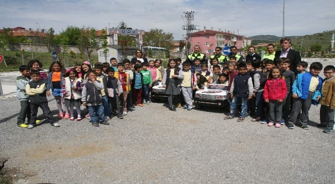 Yozgat&#039;ta Öğrenciler Trafik Kurallarını Eğlenerek Öğreniyor