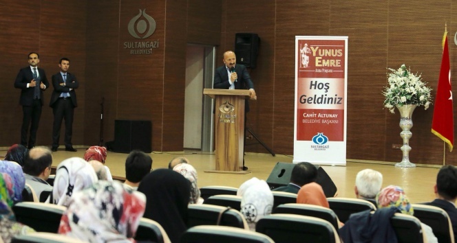 Yunus Emre, Sultangazi'de şiirleri ile anıldı