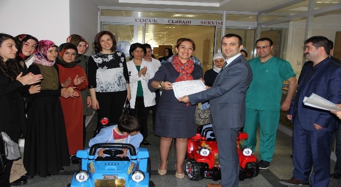 Afyonkarahisar Devlet Hastanesinde “Arabama Binerim Ameliyata Giderim” Projesi Hayata Geçti