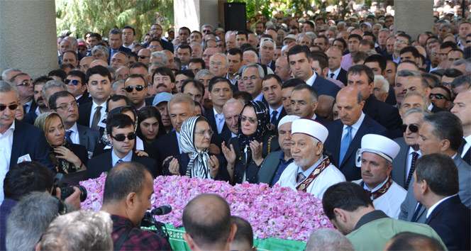 Şevket Demirel son yolculuğuna uğurlandı