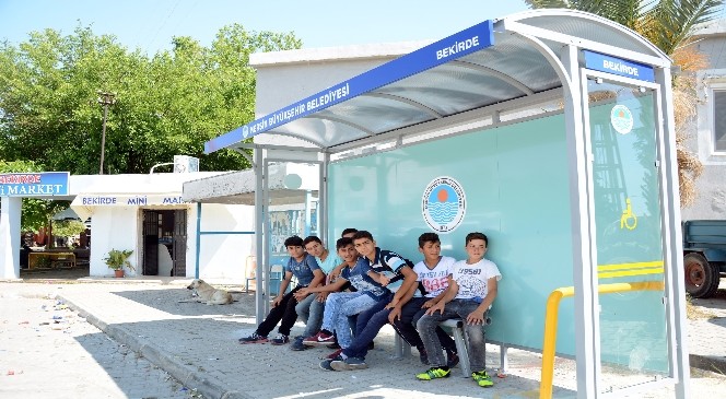 Mersin'de Otobüs Durakları Yenileniyor