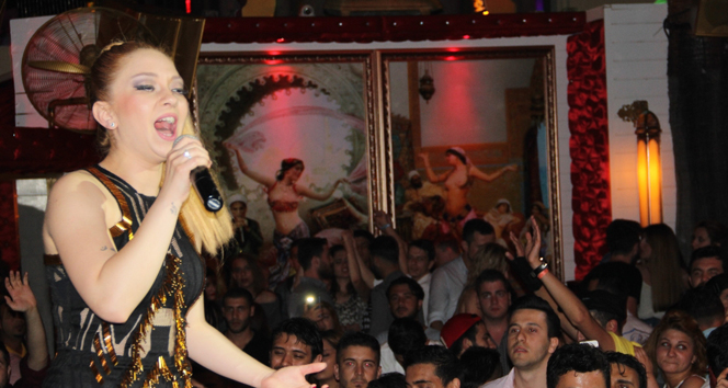 Ece Seçkin sezonu Bodrum’da açtı