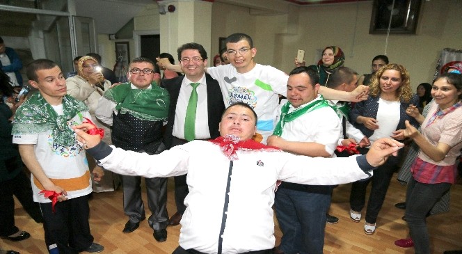 Özel Çocuklar Asker Kına Gecesinde Eğlendi