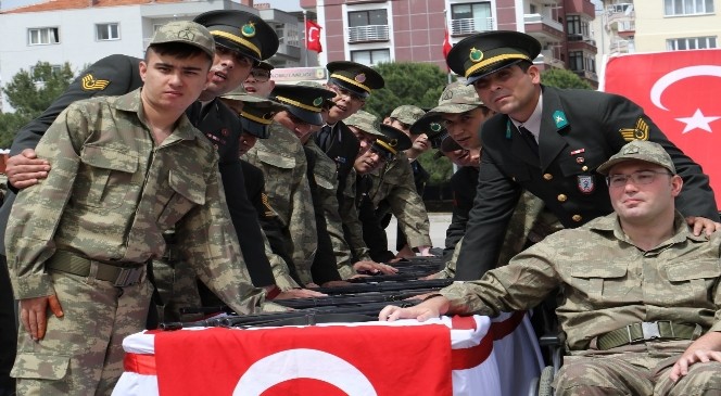 Bir Günlük Askerlik Ömür Boyu Onur