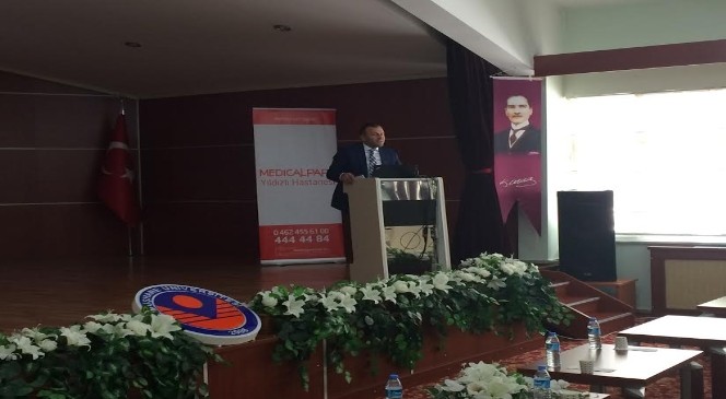 Üniversite Öğrencilerine Meslek Seçimi Konusunda Bilgilendirme