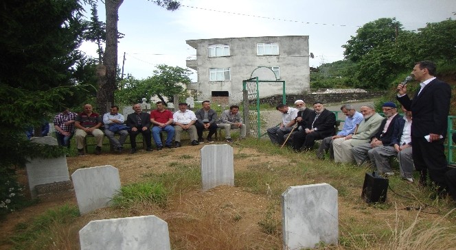 Milli Gençlik Vakfı Genel Başkanı Demirtürk Mezarı Başında Anıldı