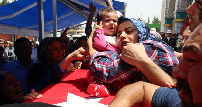 Şehit cenazesinde feryatlar yürekleri dağladı