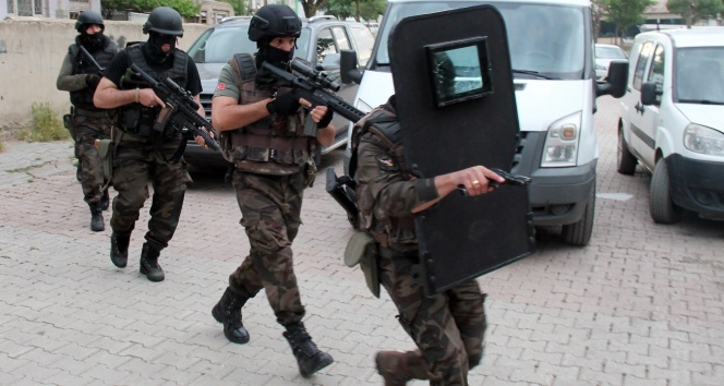 FETÖ&#039;nün TSK ve MİT imamlarına yönelik operasyon: 56 şüpheli gözaltına alındı