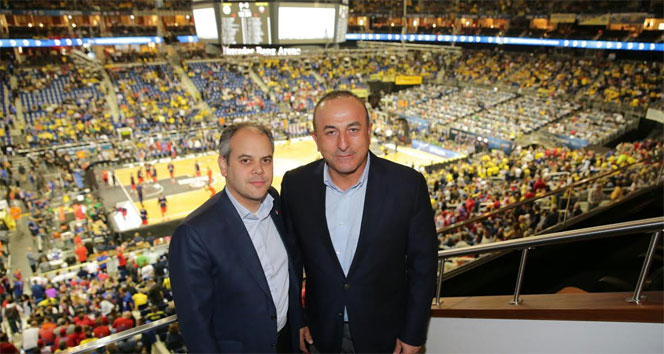 Bakan Kılıç, Fenerbahçe Erkek Basketbol Takımı’nı kutladı