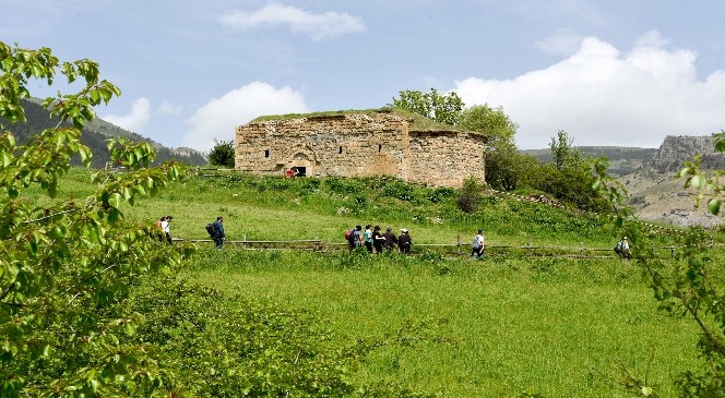 Gümüşhaneli Dağcılar Tarihi Yollarda Yürüdü