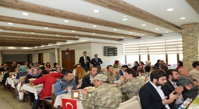 Vali Yavuz Engelli Vatandaşlarla Bir Araya Geldi