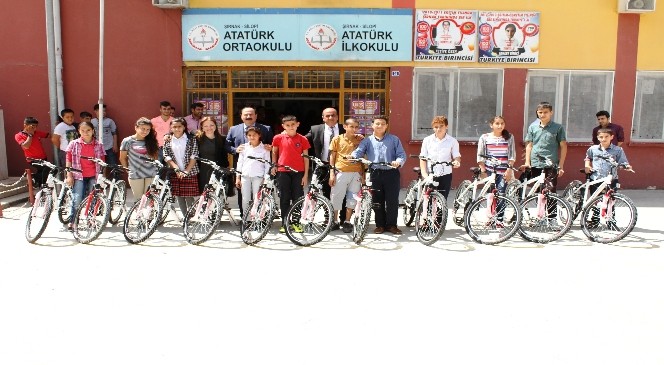 Silopi&#039;de 400 Öğrenciye Bisiklet Dağıtıldı