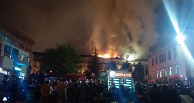 Ankara Numune Hastanesi&#039;nde yangın çıktı