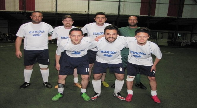 Halı Saha Futbol Turnuvasında Şampiyon Yiğitspor