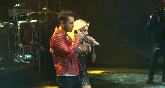 Hadise ve Murat Boz aynı sahnede