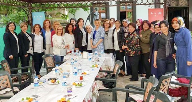 Gümüşhane'nin İlk Kadın Korosuna Teşekkür Yemeği