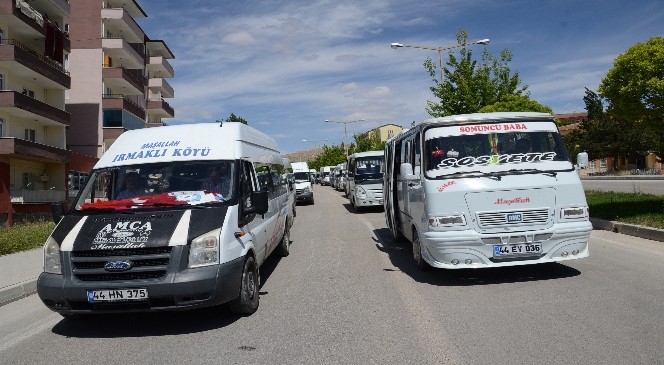 Darendeli Servis Şoförleri ‘S' Plaka Uygulamasını Protesto Etti