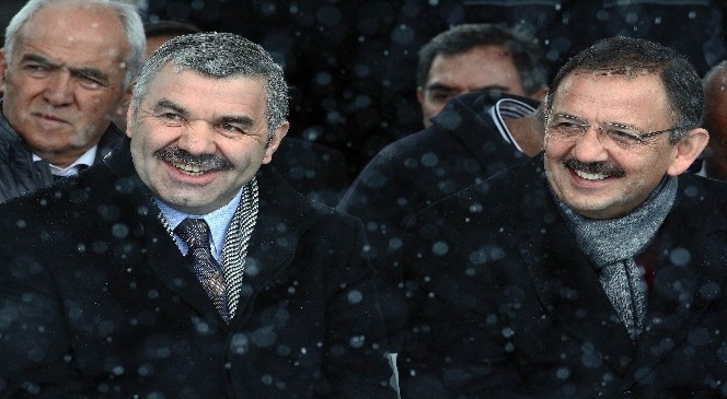 Başkan Çelik Mehmet Özhaseki&#039;yi Kutladı