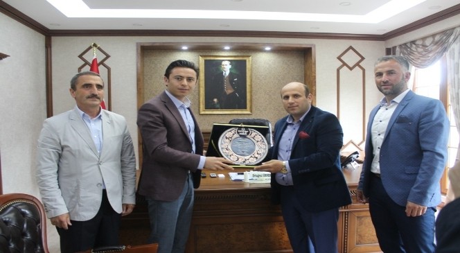 Borçka'da Ensar Vakfı'na Destek Veren Kaymakam Ve Belediye Başkanına Teşekkür Ziyareti