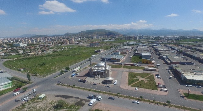 Büyükşehir Belediyesi Araç Sayımını Drone Aracılığıyla Tespit Ediyor