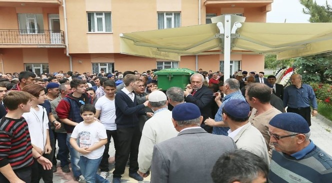 Başkan Kamil Saraçoğlu İsmail Demirel&#039;in Cenaze Namazına Katıldı