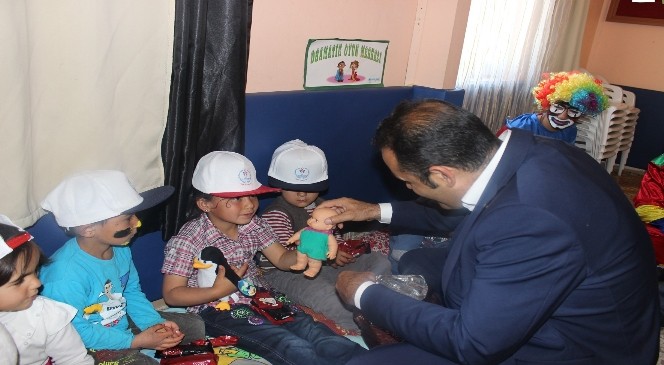 Karaman'da “Mutluluğa Bir Oyuncak Da Sen Ver” Kampanyası
