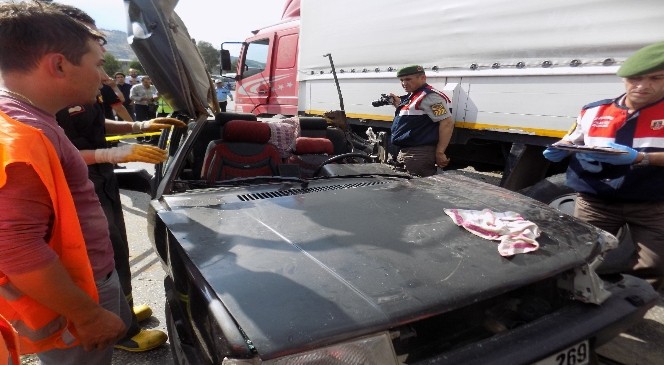 Karacasu&#039;da Kaza Otomobil Sürücüsü Sıkıştığı Araçta Hayatını Kaybetti