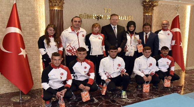 Gümüşhane'nin Milli Sporcularına Altın