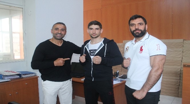 İskender Erdoğan Gözünü Kemere Dikti