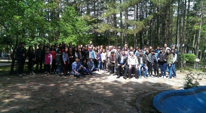 Cumhuriyet Anadolu Lisesi Öğrencileri Şehit Aileleriyle Birlikte Piknikte