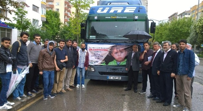 Eskişehir İHH&#039;dan Suriye&#039;ye Ramazan Öncesi TIR Dolusu Yardım