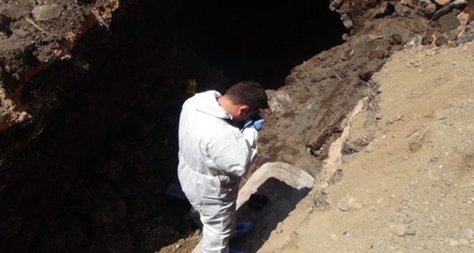 Siverek&#039;te yapılan kazıda kemikler ve tünel bulundu
